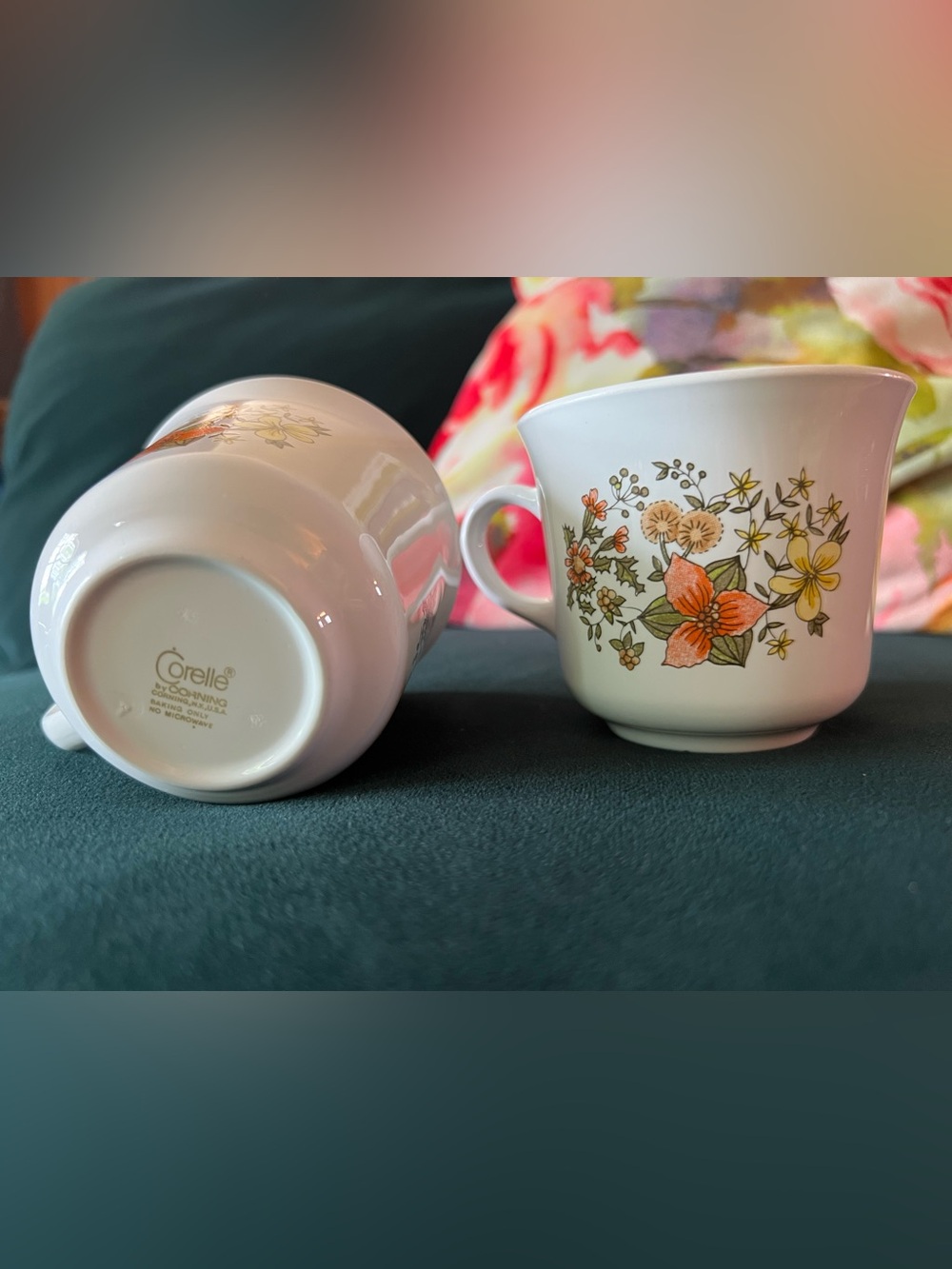 Corelle Set of 2 RARE vintage Corelle coffee mugs Indian Summer floral EUC 1976